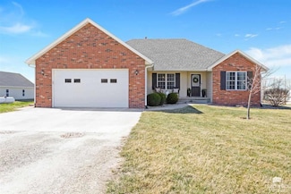 5560 MacY Place Dr, Wamego, KS 66547
