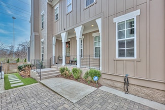 901B Gale Ln, Nashville, TN 37204