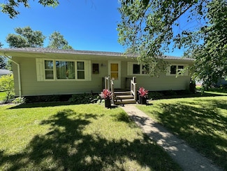 707 Main Ave N, Roseau, MN 56751