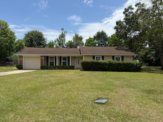 202 Candace Ct, Dothan, AL 36301