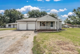 4712 S Greenwood St, Wichita, KS 67216