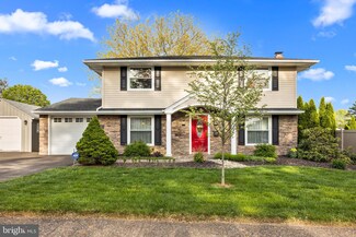 14 Tawny Rd, Levittown, PA 19056