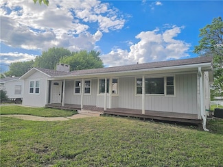 623 E Monroe Ave, Garnett, KS 66032