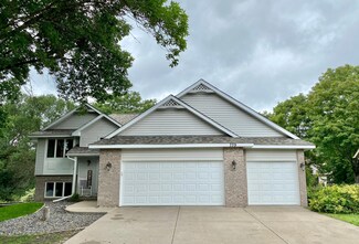 739 Ashley Dr, Chaska, MN 55318