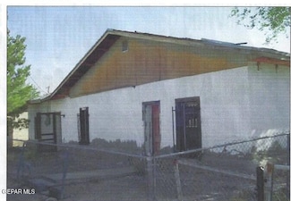 15221 Los Angeles St, Clint, TX 79836