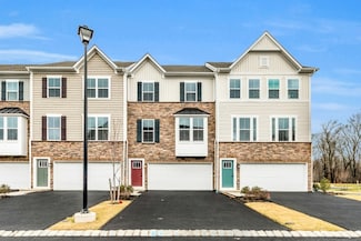 29 Peckwell St, Mount Olive, NJ 07828