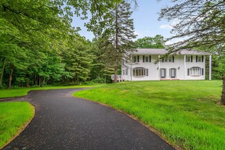 352 Mammoth Rd, Londonderry, NH 03053