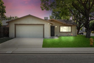 570 Camelia Ln, Manteca, CA 95336