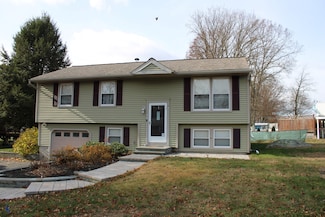 58 Carriage Dr, Naugatuck, CT 06770