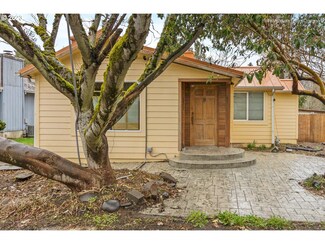 5545 NE Simpson St, Portland, OR 97218