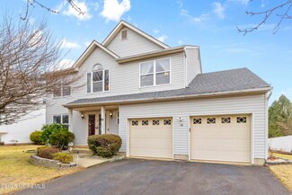 10 Emily Dr, Old Bridge, NJ 08857