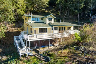 54 Clark Rd, Garberville, CA 95542