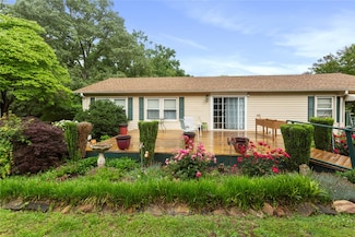 915 Birch Dr, Seneca, SC 29678