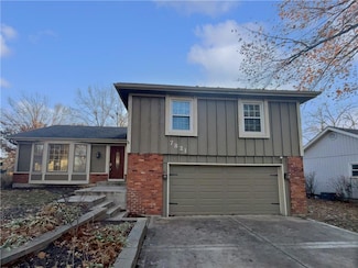 7821 N Overland Dr, Kansas City, MO 64151