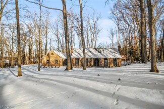 8531 Kimblewick Ln NE, Warren, OH 44484