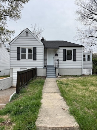 7524 Stanwood Dr, Saint Louis, MO 63121
