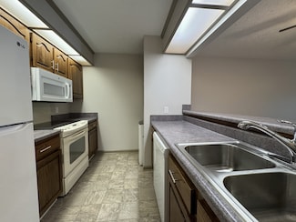 315 Village Ln W, Dickson, TN 37055