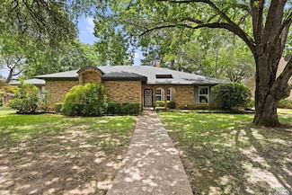 4 Briar Ln, Kilgore, TX 75662
