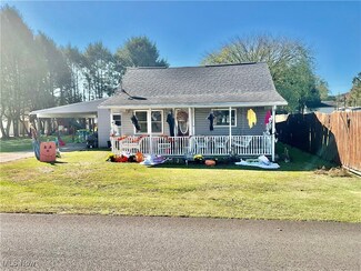 15 Stanley St, Newport, OH 45768