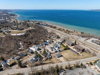 135 Beaubien Ave, Petoskey, MI 49770