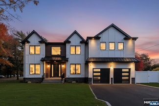 187 Brookfield Ave, Paramus, NJ 07652