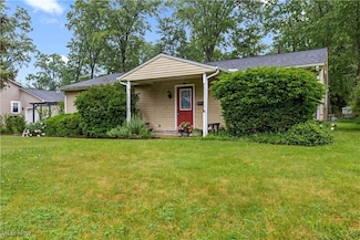 215 Sunset Rd, Avon Lake, OH 44012