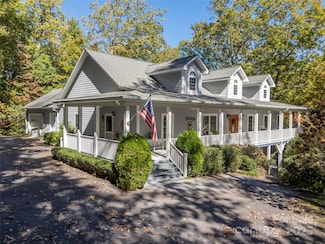 89 Memory Ln, Saluda, NC 28773