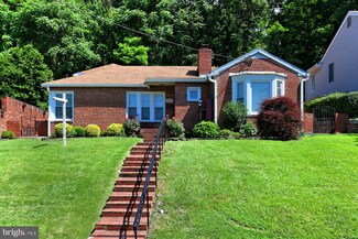 717 31st St S, Arlington, VA 22202