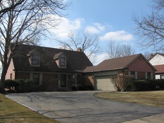 3811 Brett Ln, Glenview, IL 60026