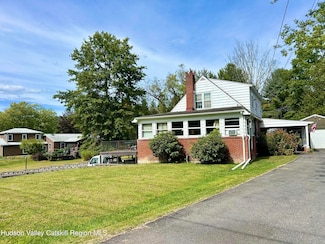 11 Julia Ave, New Paltz, NY 12561