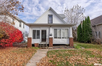 1322 15th Street A, Moline, IL 61265