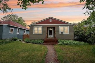 4563 Bald Eagle Ave, Saint Paul, MN 55110