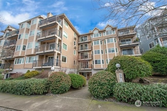6910 California Ave SW Unit 33, Seattle, WA 98136