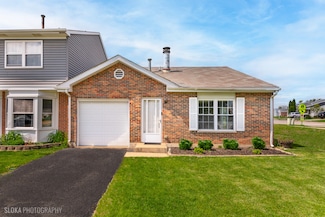 1345 Georgetown Dr, Carol Stream, IL 60188