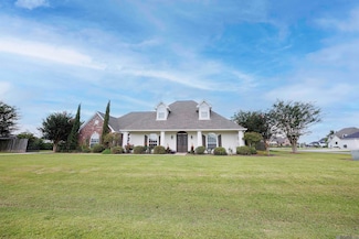 318 Benjamin St, New Roads, LA 70760