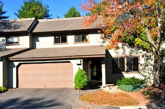 16 Applewood Ln, Avon, CT 06001