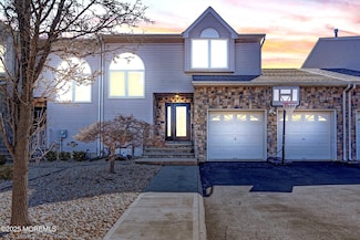 17 Barn Swallow Blvd, Marlboro, NJ 07746