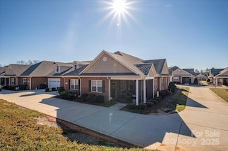 8176 Viscount Ct, Denver, NC 28037