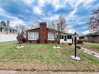 511 N 10th St, Selinsgrove, PA 17870