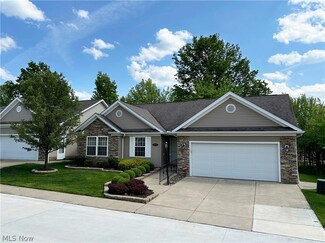 526 Harvest Ln, Seven Hills, OH 44131