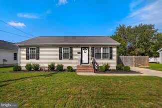 612 W 8th St, Laurel, DE 19956