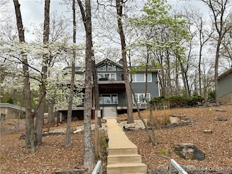 1247 Country Club Dr, Lake Ozark, MO 65049