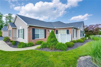 165 Woodbury Glen St, Hartville, OH 44632