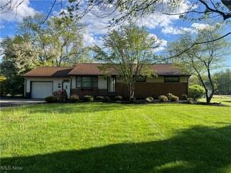 2055 Howenstine Dr SE, East Sparta, OH 44626