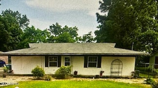 98 Russell Blvd, Gulfport, MS 39501