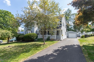 195 Lobdell Dr, Stratford, CT 06614