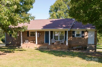 3384 Mays Chapel Cir, Newton, NC 28658
