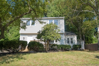 108 Cortland Cir, West Hartford, CT 06110