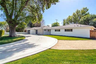 22548 Victory Blvd, Woodland Hills, CA 91367