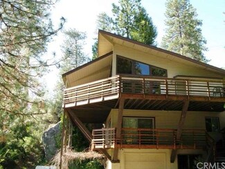 37747 Shoreline Dr, Bass Lake, CA 93604